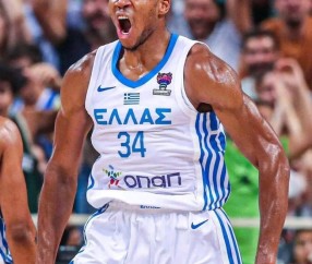 南宫娱乐-包含字母哥回归赛场，高光表现首场状态亮眼，TL观众沸腾！的词条